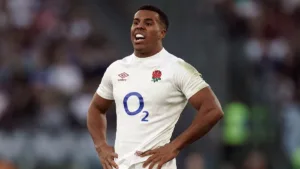 England Wing Immanuel Feyi-Waboso Balances Rugby and Medical Studies
